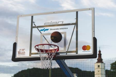 Fotografije z otvoritve košarkarskega igrišča Gorana Dragića 5